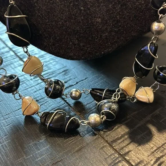Vintage Caged Glass Bead Odd Shapes Long Black & Cream Silverstone Necklace​ - Picture 4 of 9